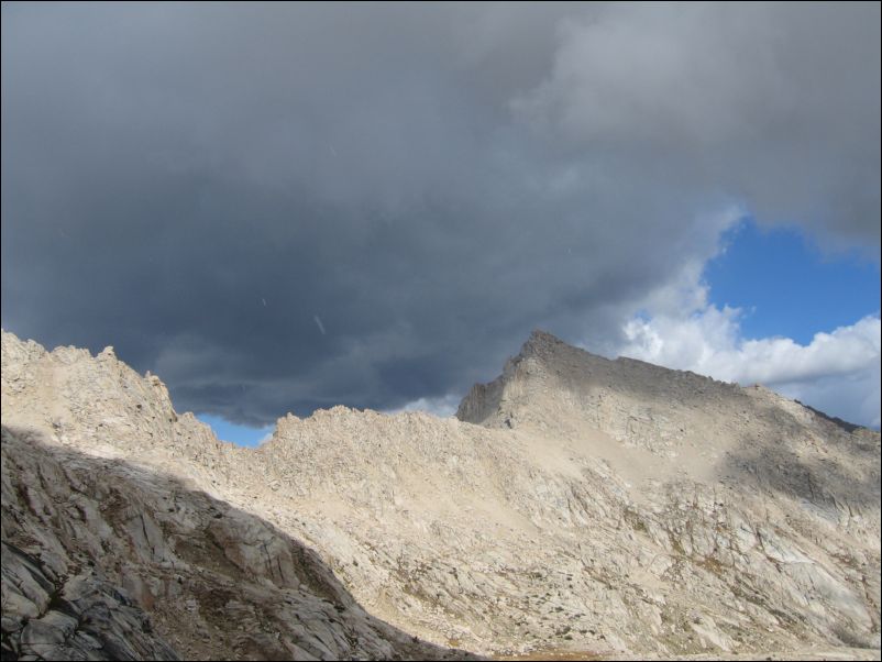 2006-10-08 Sawtooth (40) dark clouds